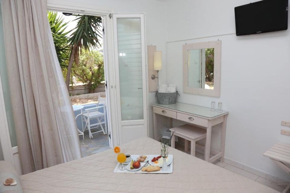 room-types-BENOISHOT-SINGLE-0.jpg