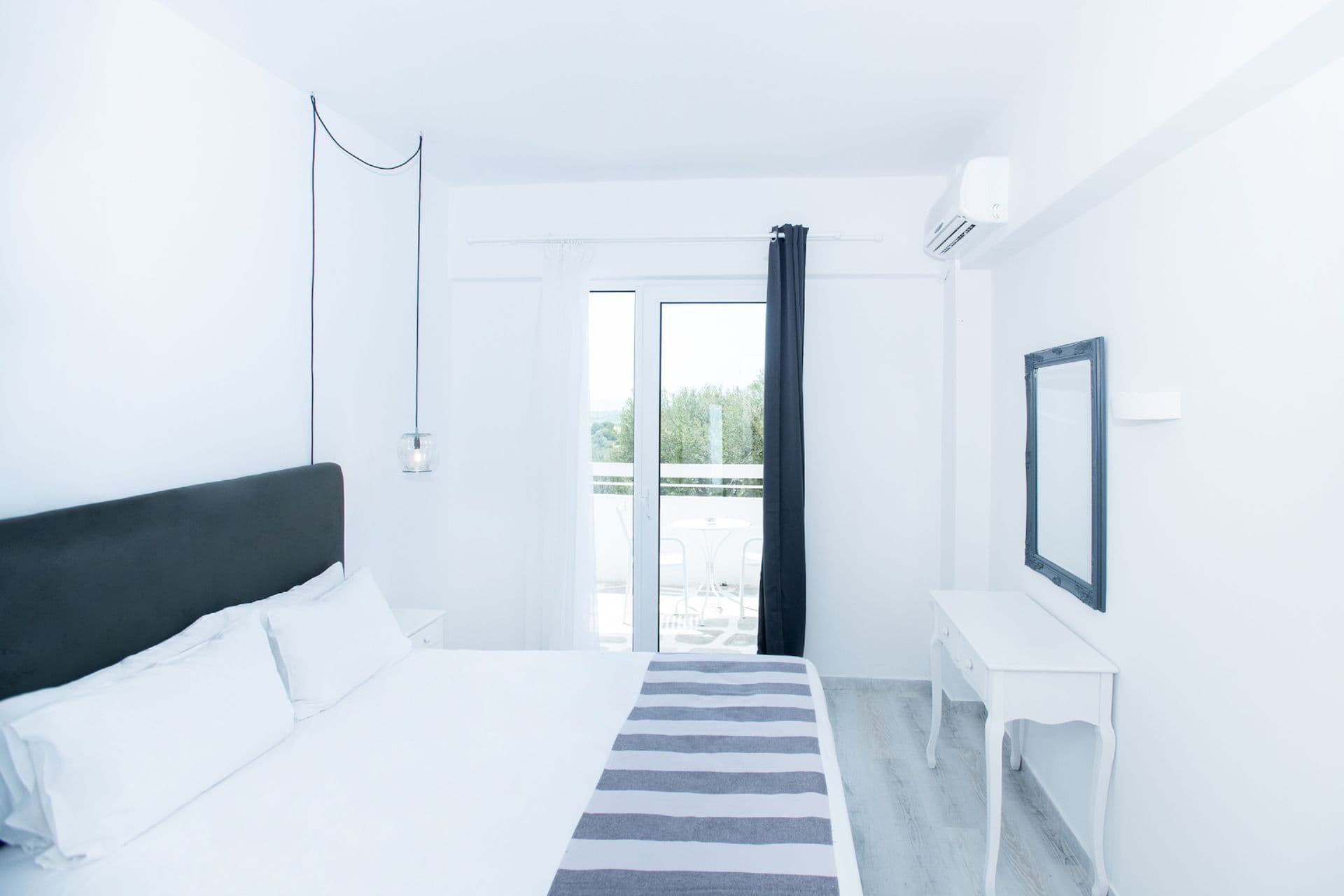 room-types-BIANCOOLYM-DBLINL-0.jpg
