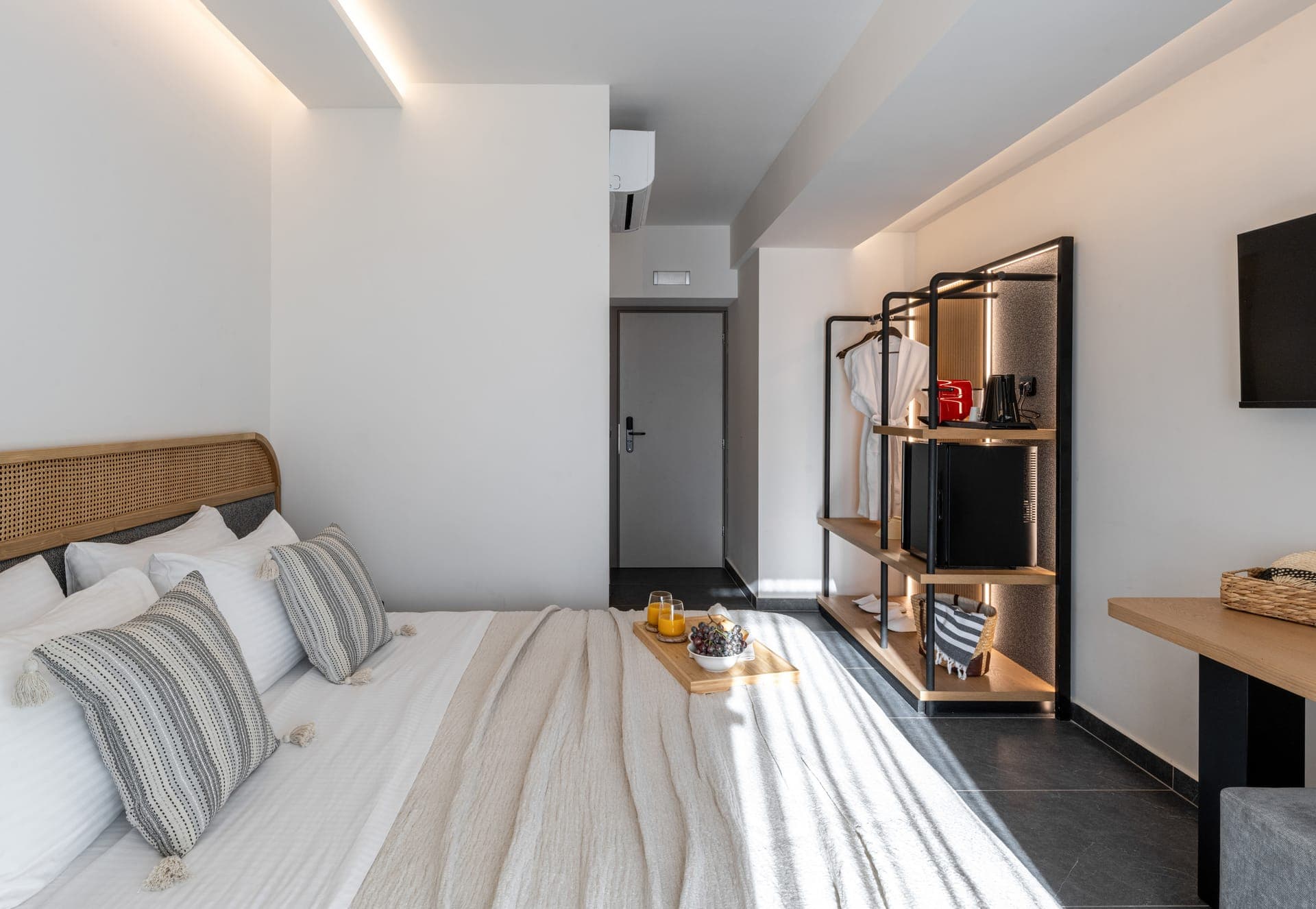 room-types-BLANC-DELUXE-0.jpg