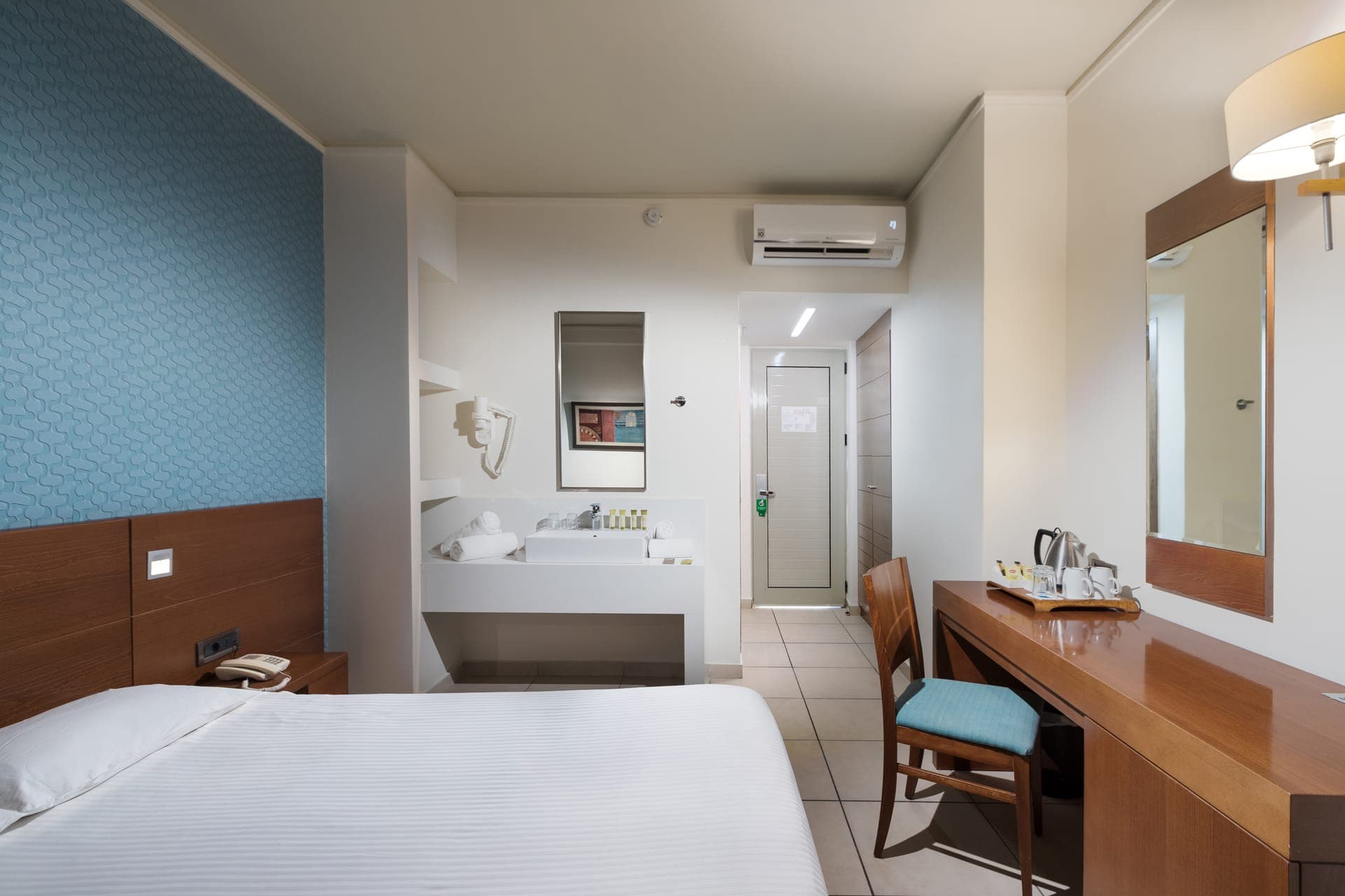 room-types-BLR-SINGLE-0.jpg