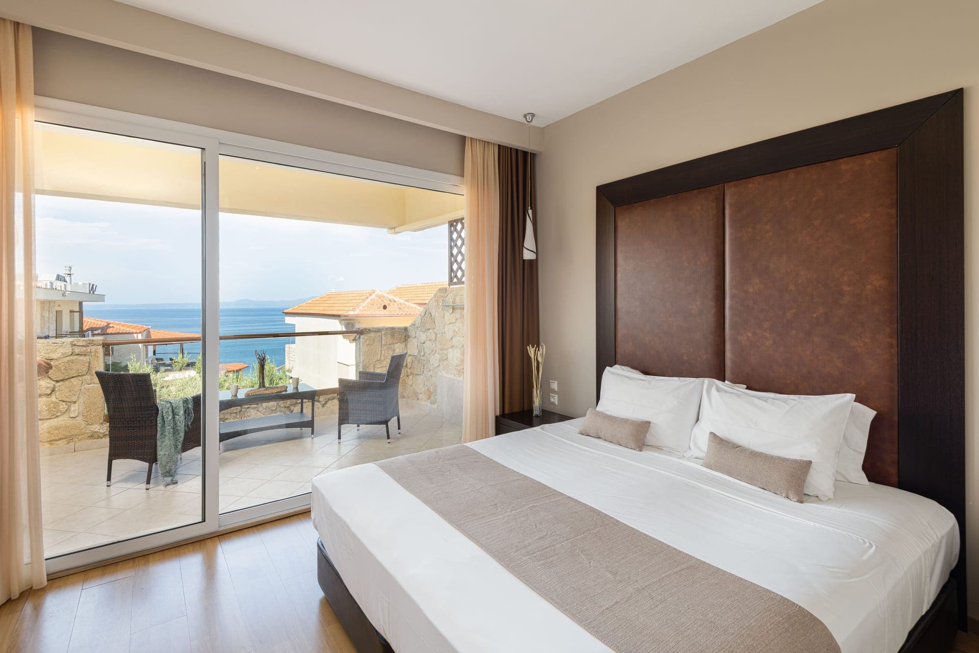 room-types-BLUEBAY-COMFDR-0.jpg