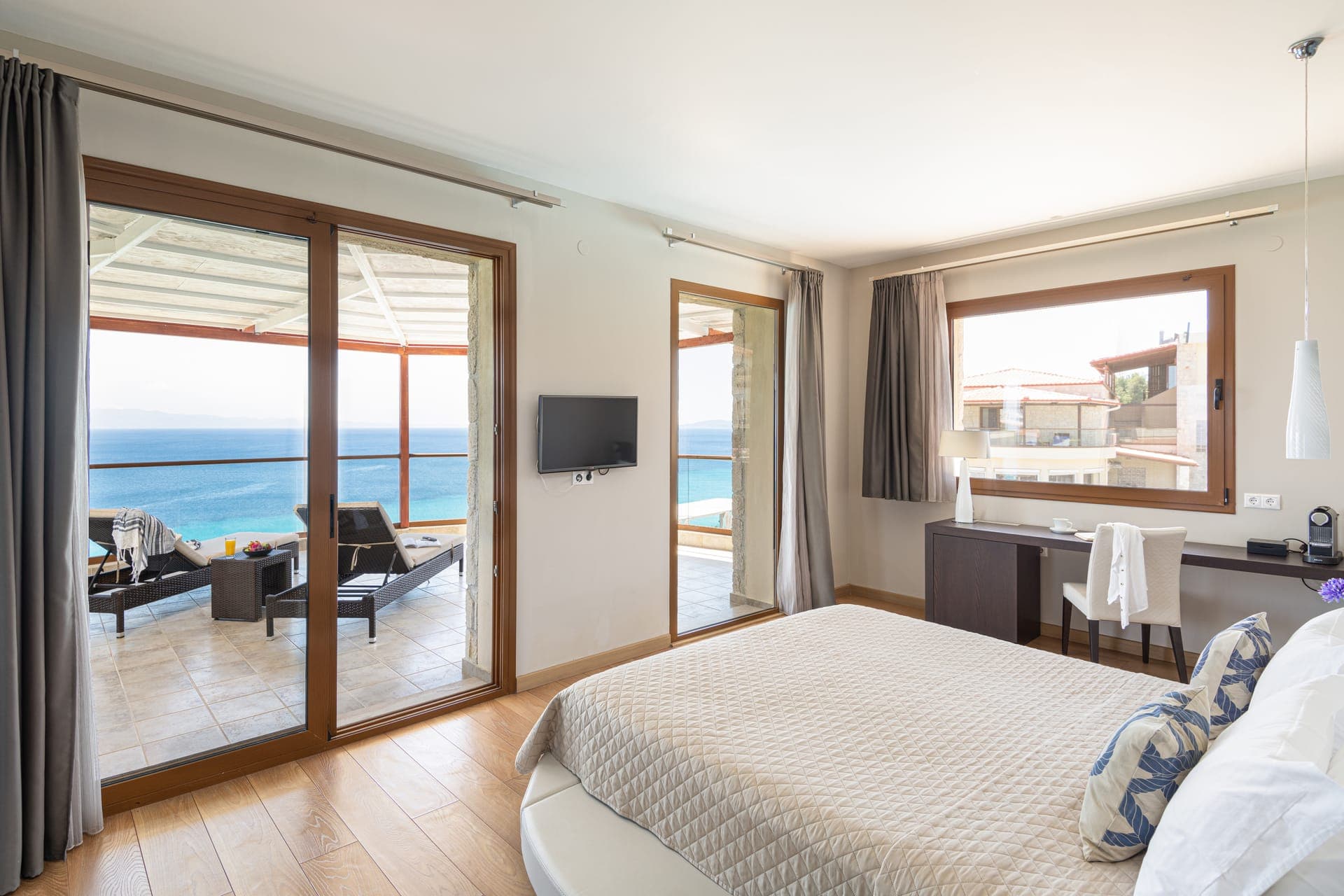 room-types-BLUEBAY-DELJS-0.jpg