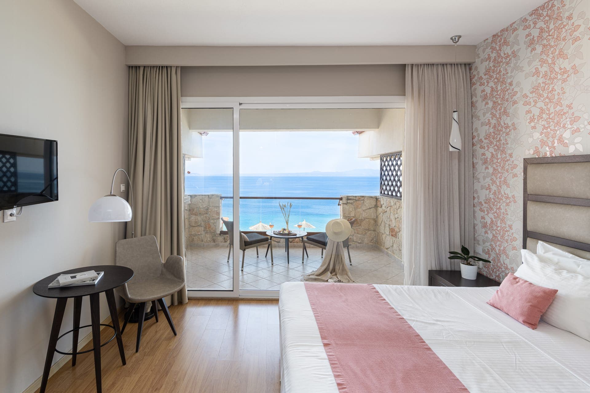 room-types-BLUEBAY-DLXSV-0.jpg