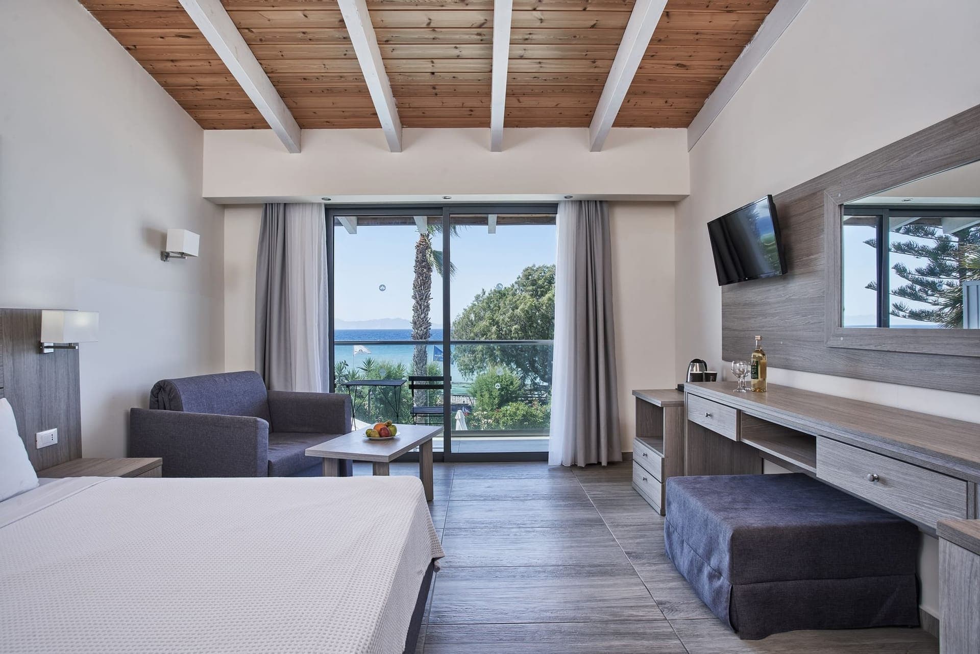 room-types-BLUEBAYRHO-DXK-0.jpg