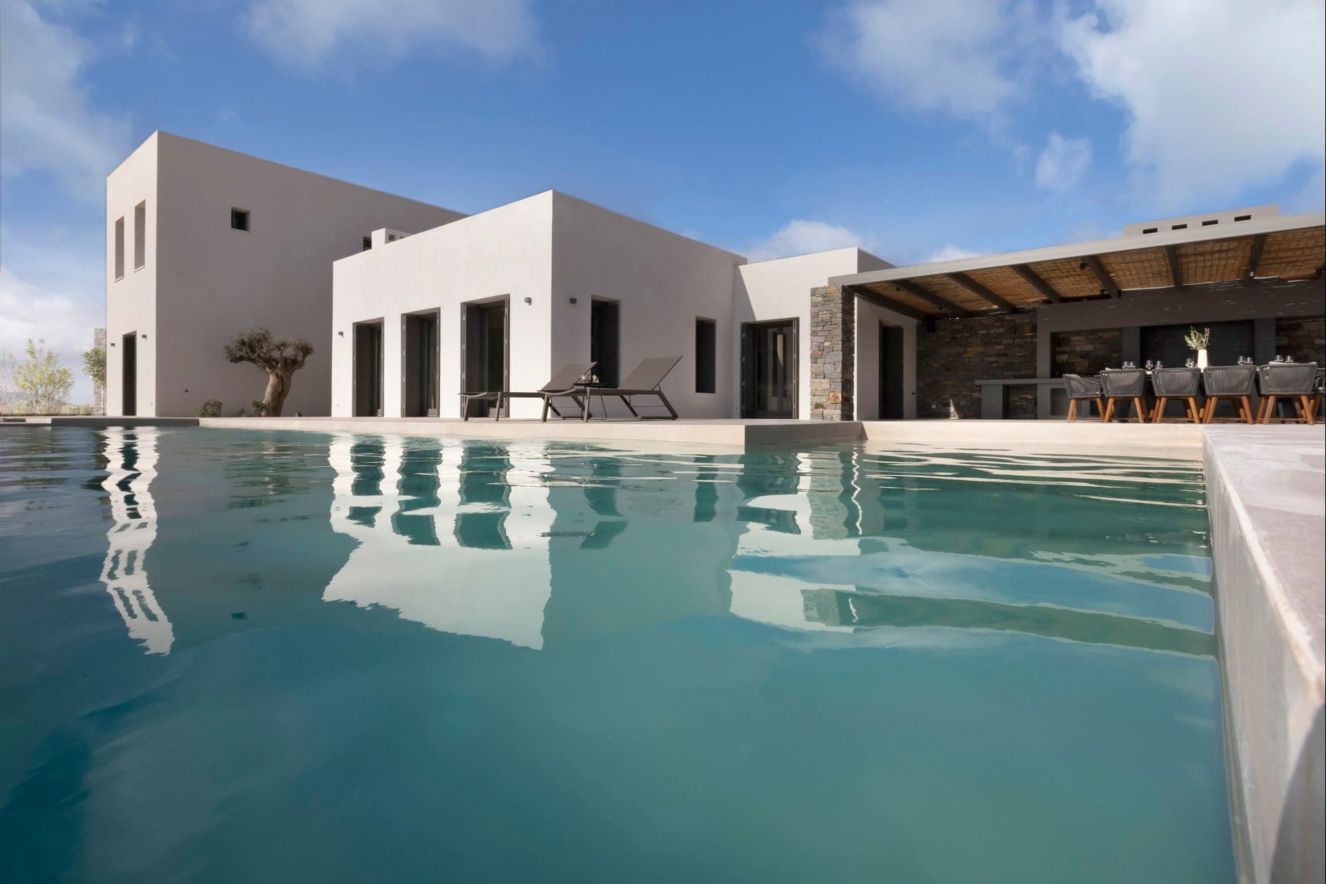 room-types-BLUEPAROS-ELECVI-0.jpg