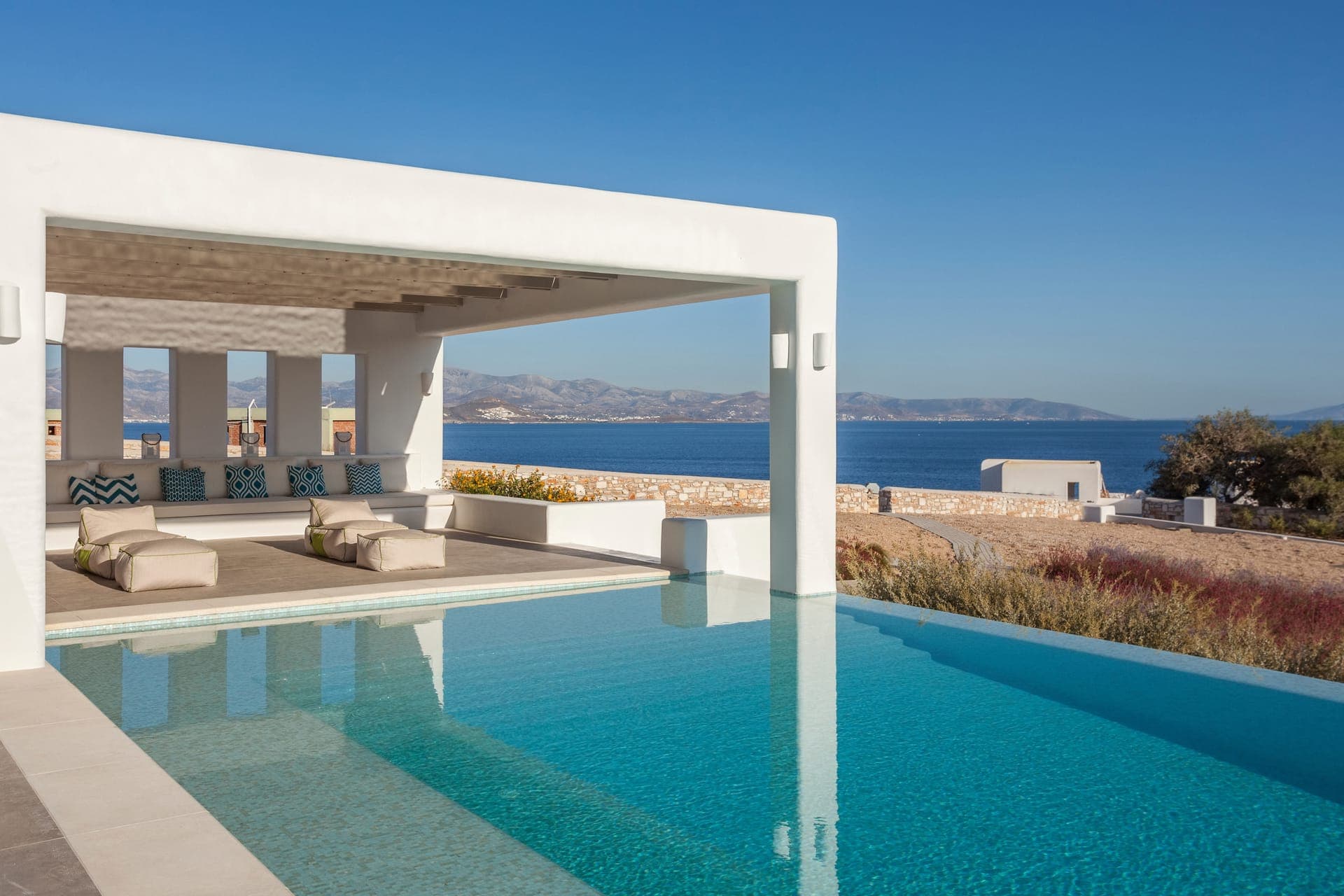room-types-BLUEPAROS-PEACOV-0.jpg