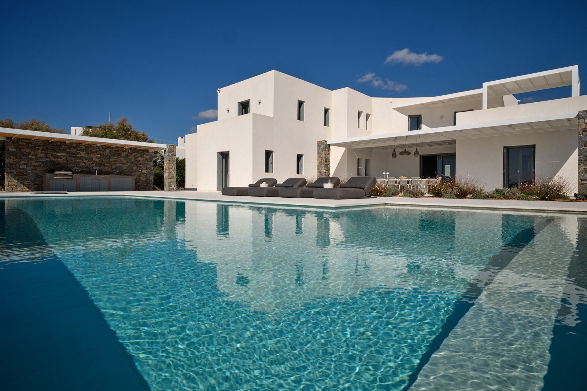 room-types-BLUEPAROS-SUNBLV-0.jpg