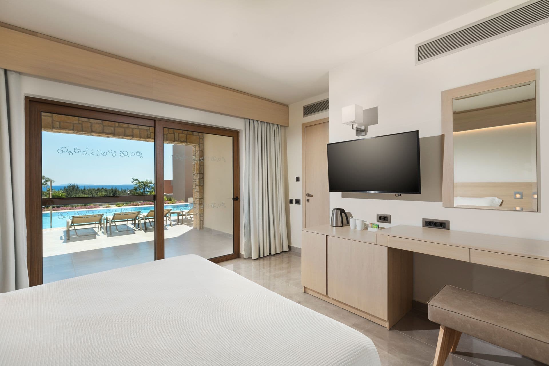 room-types-BLV-FAMSVU-0.jpg