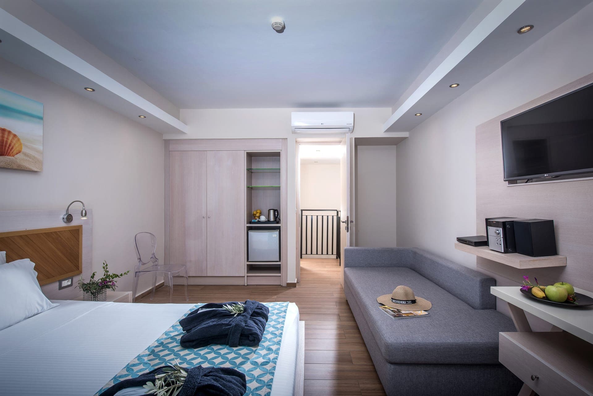 room-types-BLVDRHTLS-SPLIT-0.jpg