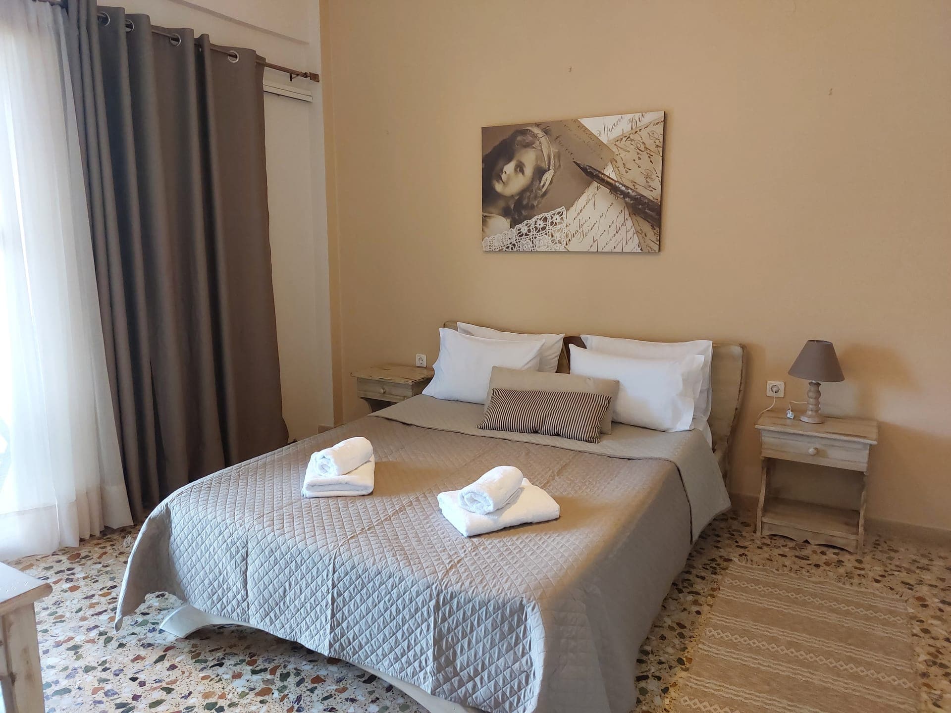 room-types-BOOKITHACA-LOUR1-0.jpg