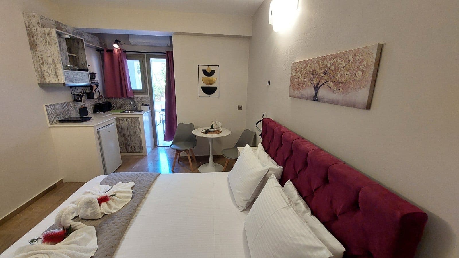 room-types-BOOKITHACA-NEST6-0.jpg