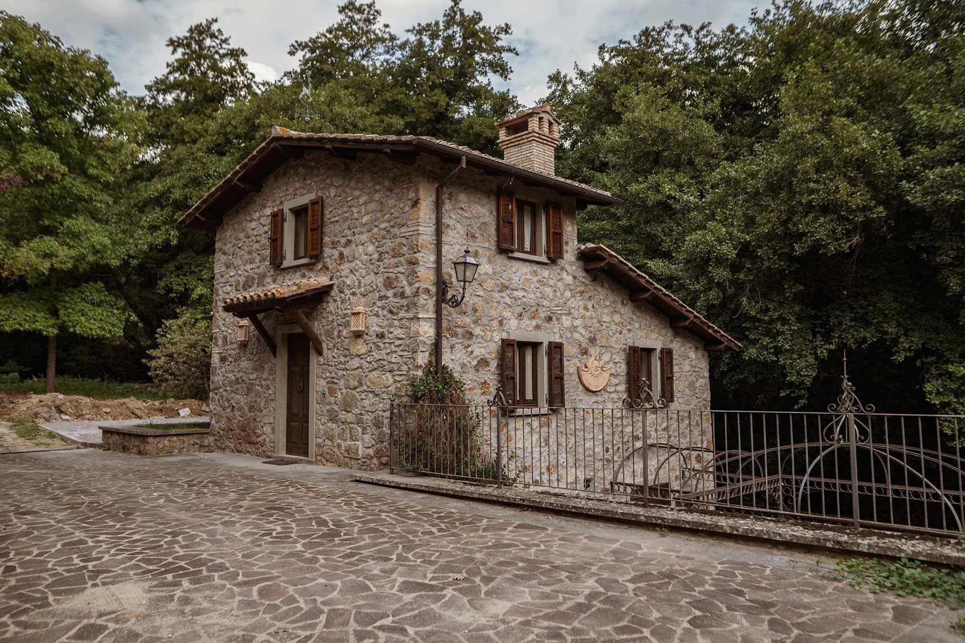 room-types-BORGOFERRI-3ROOMS-0.jpg