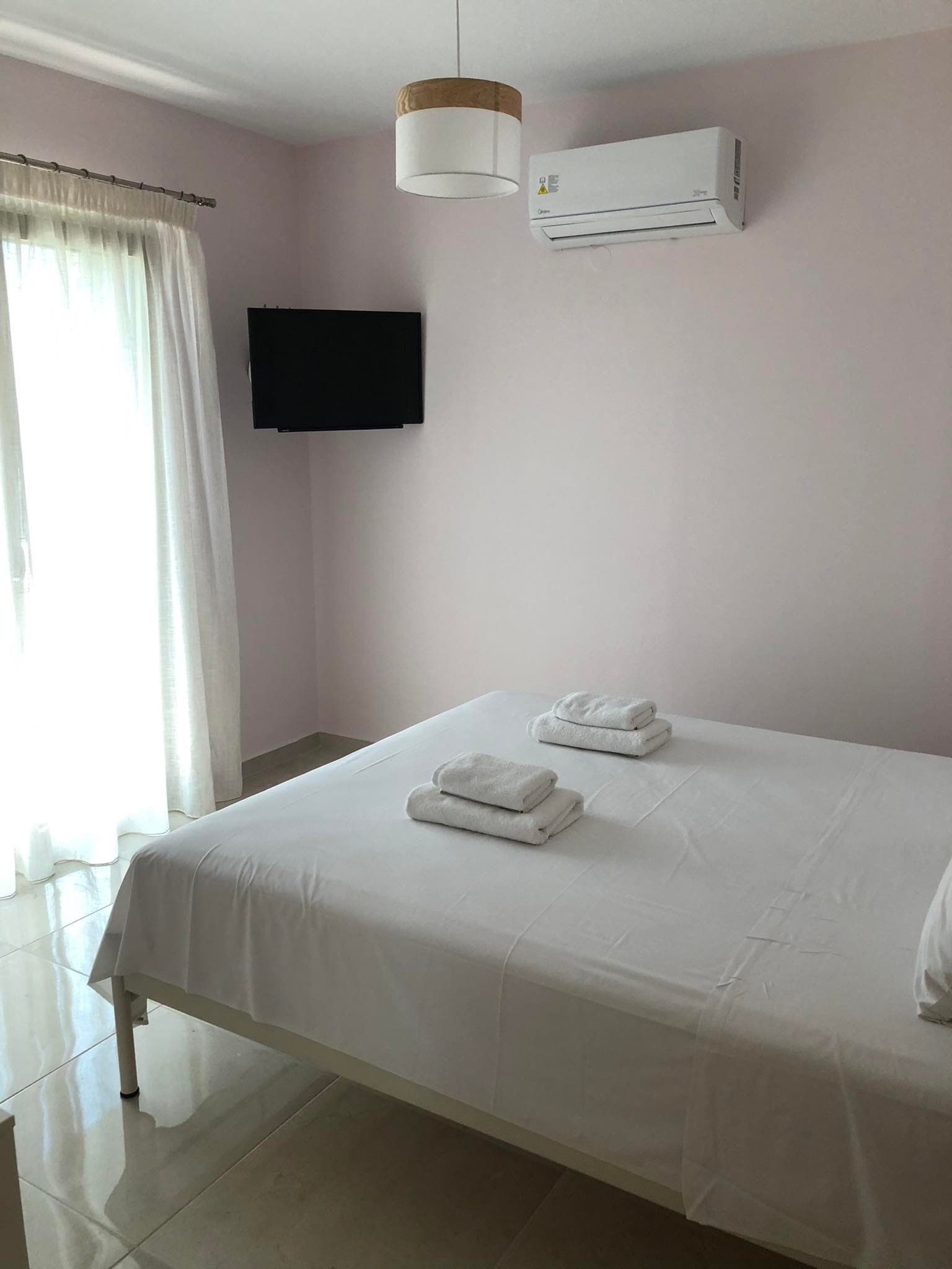 room-types-BOUNATSA-DLXS-0.jpg