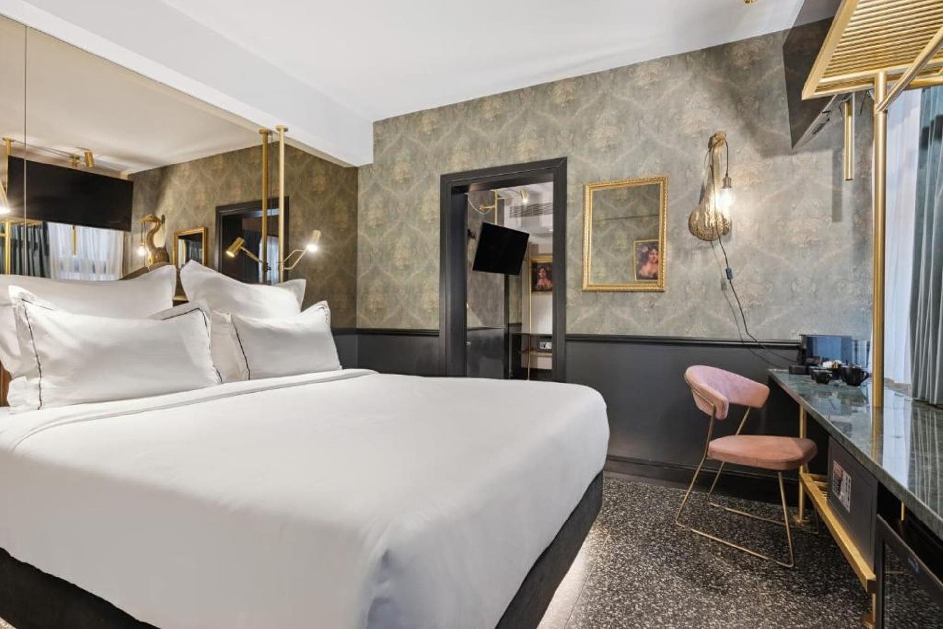 room-types-BROWNLIGHT-SPRIOR-0.jpg