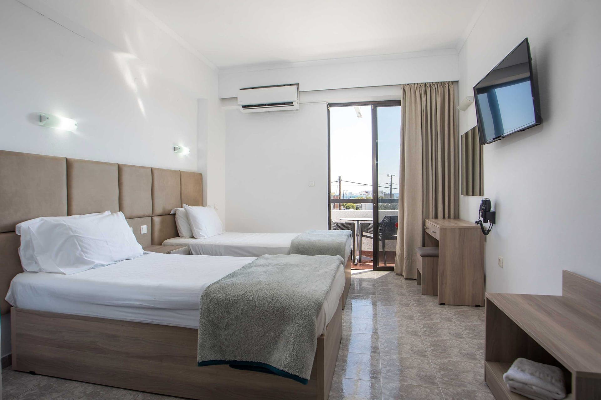 room-types-BUTTERFLYS-DBL-0.jpg