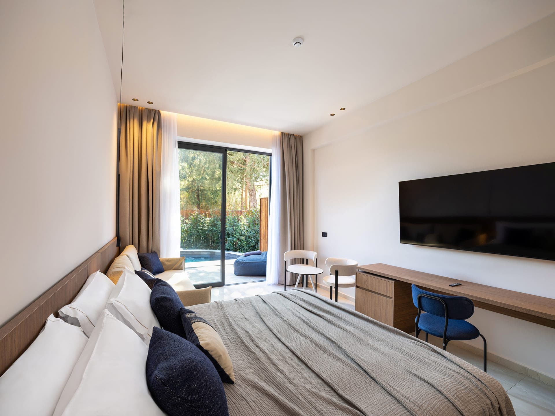 room-types-CABUHOTEL-VS-0.jpg