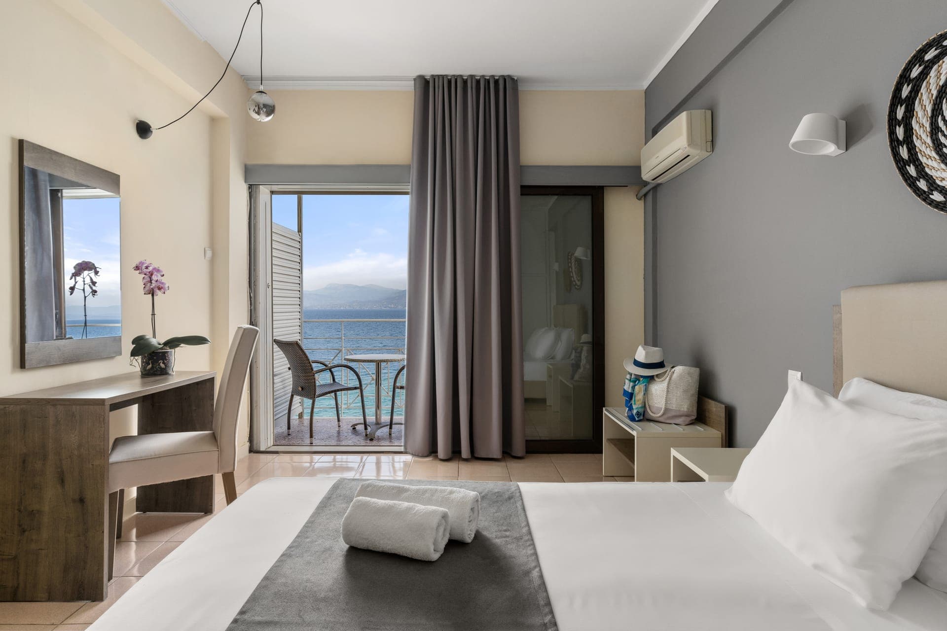 room-types-CALAMOSHTL-CLS-0.jpg