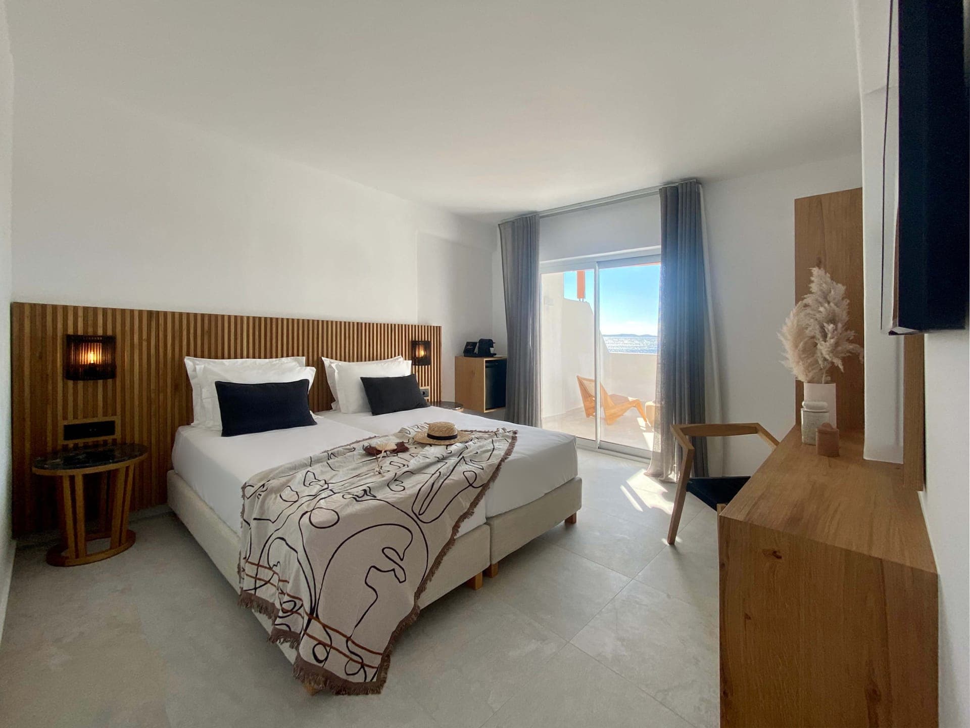 room-types-CALISTUSMY-DLXDBL-0.jpg
