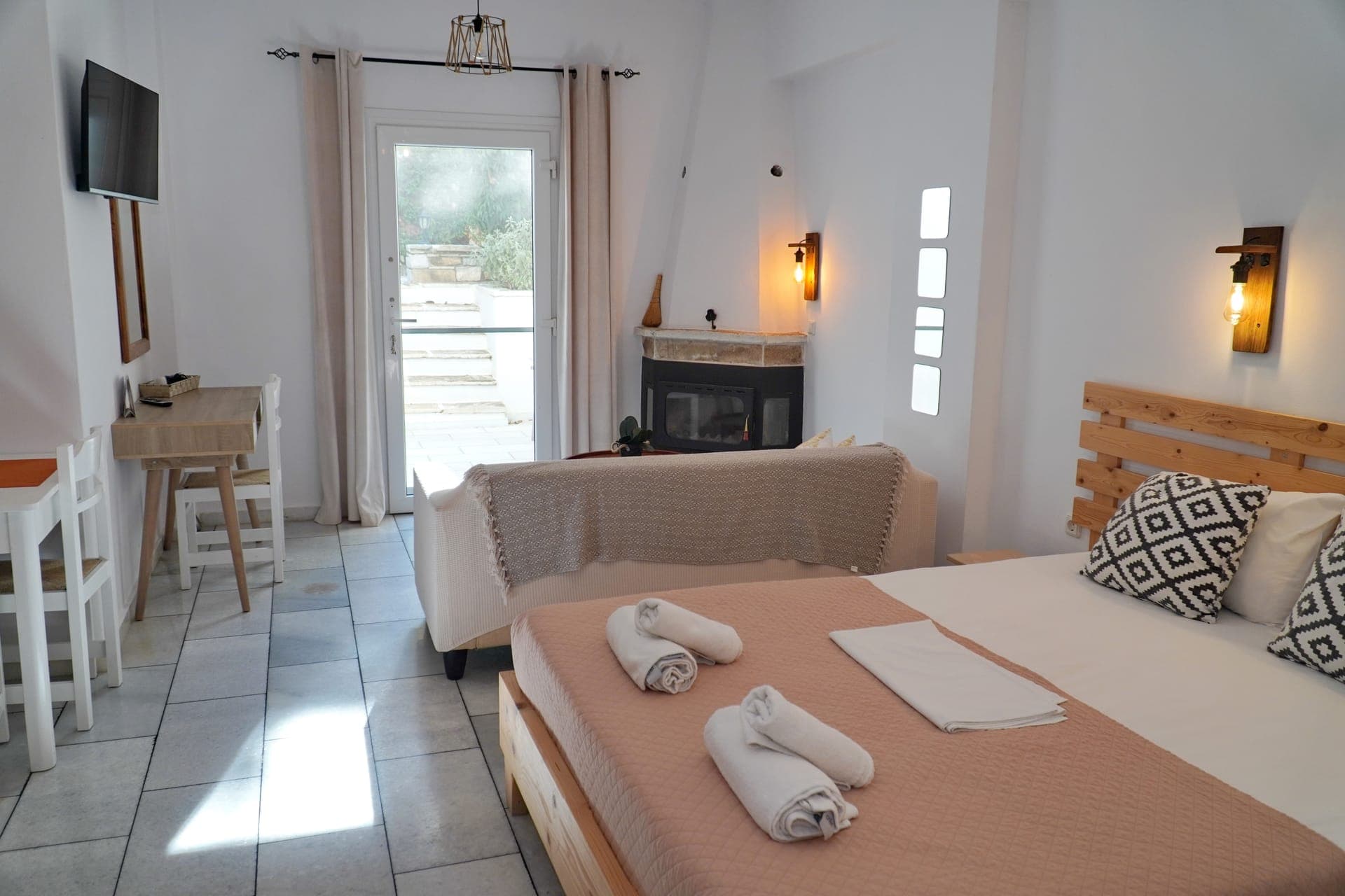 room-types-CAMARA-DELUAP-0.jpg