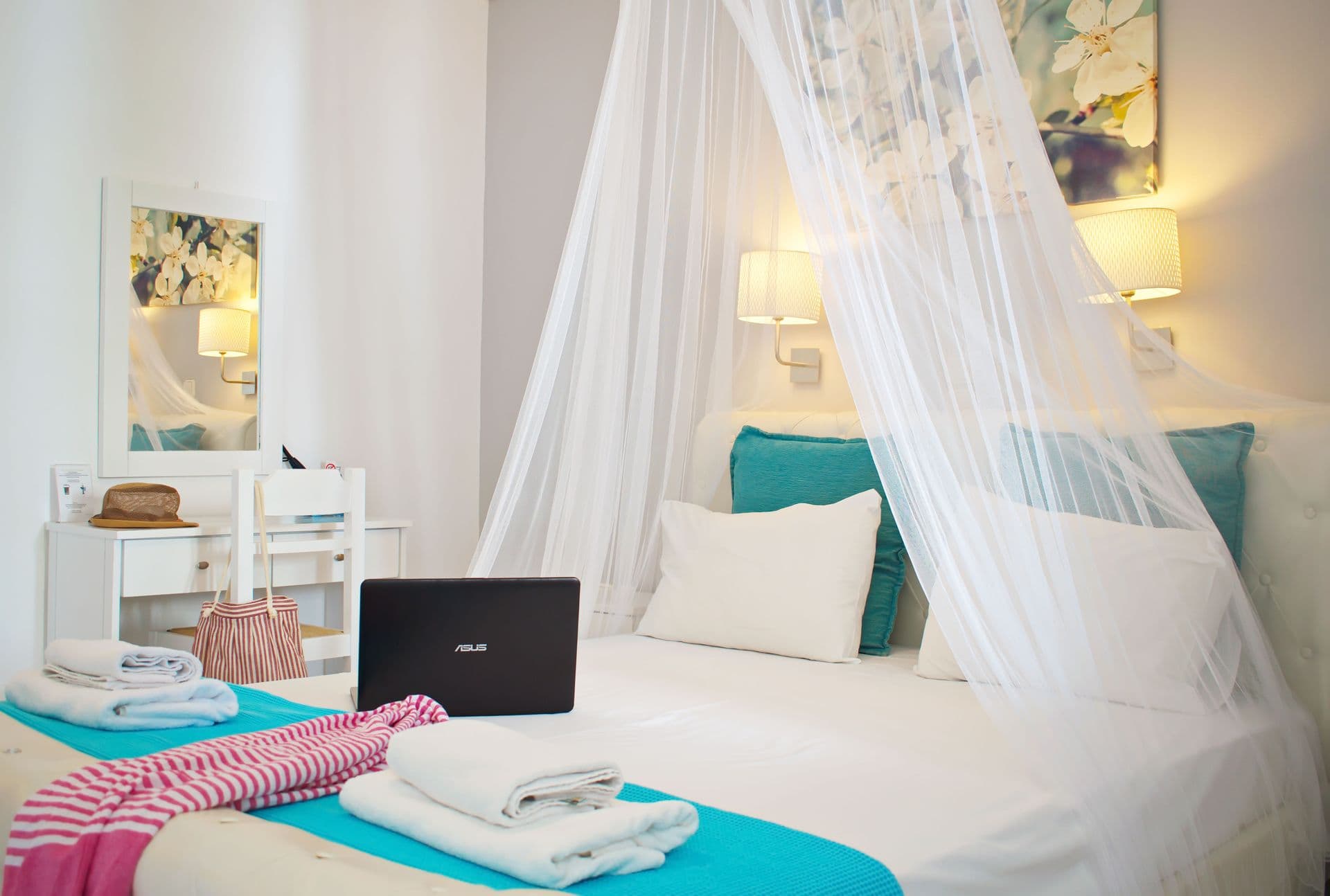 room-types-CAMARA-DELUXE-0.jpg