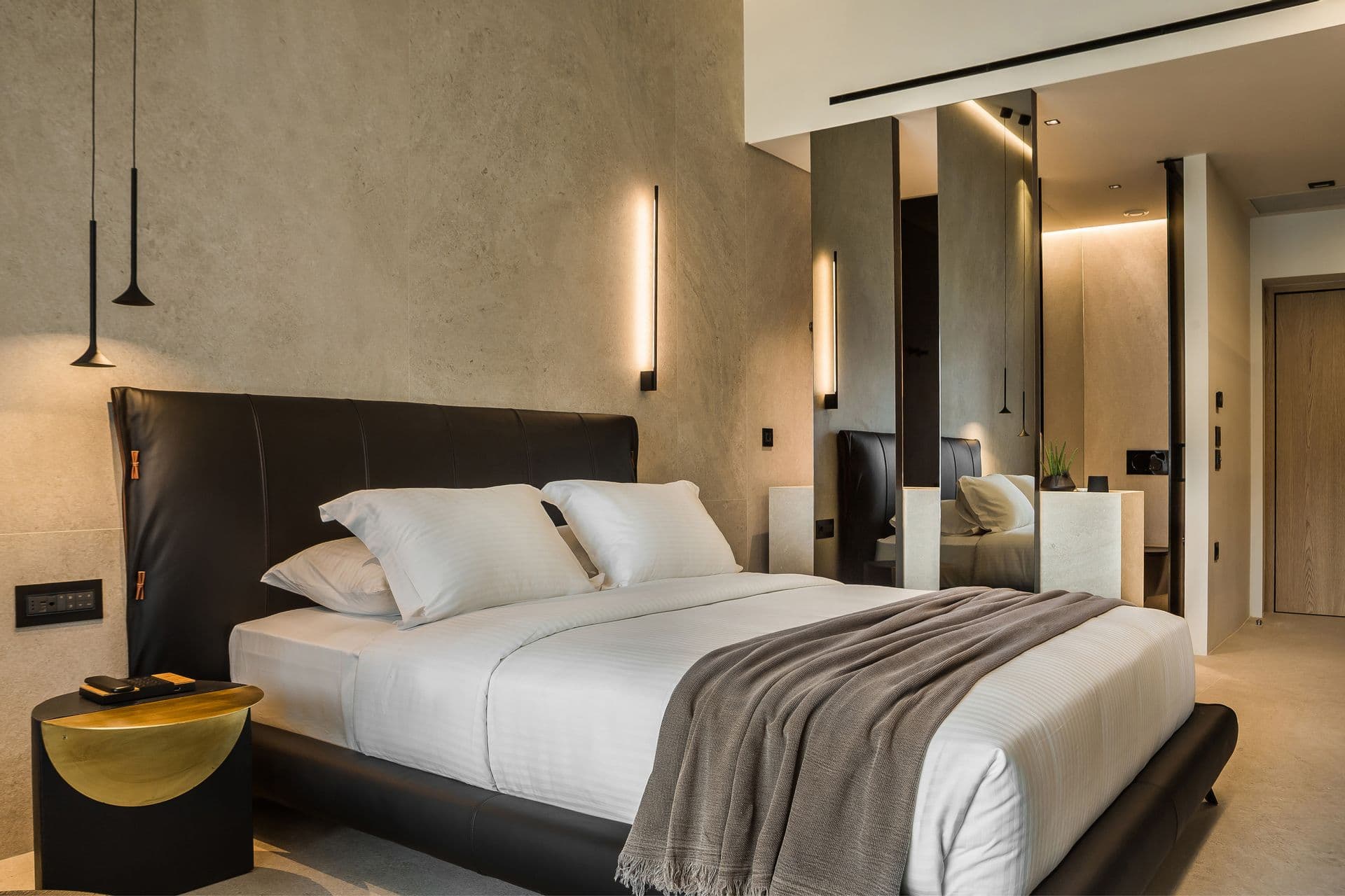 room-types-CANALEHOT-DLXSV-0.jpg