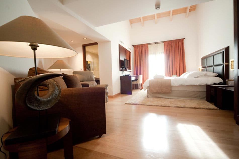 room-types-CANYONHTL-DSUP-0.jpg