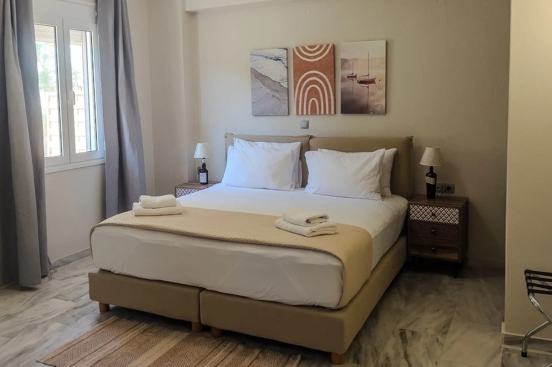 room-types-CAPEBLUE-SUT4-0.jpg