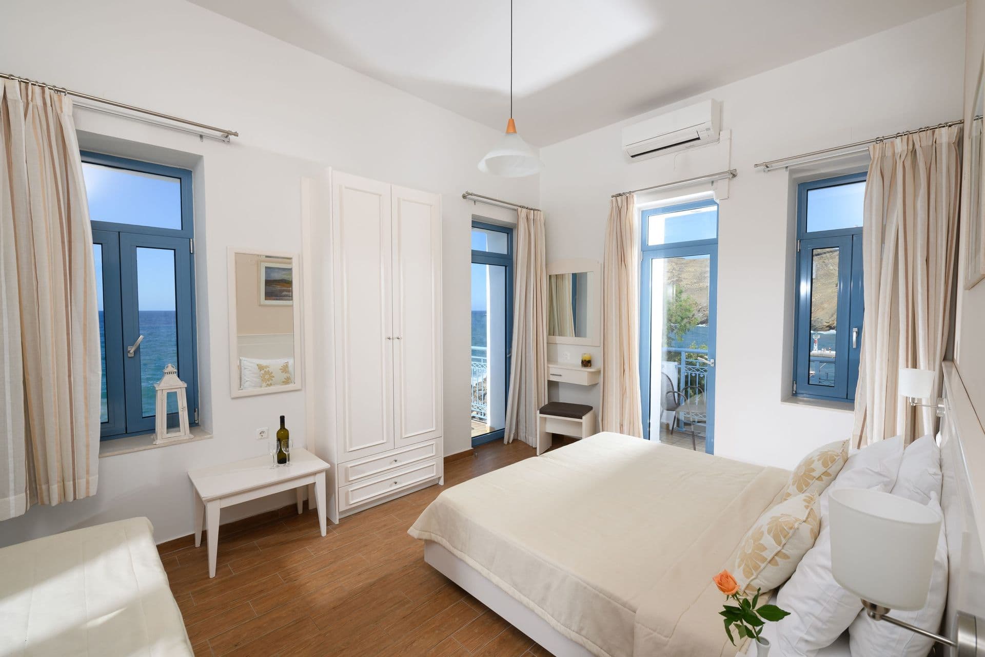 room-types-CAPTAINCRE-CAPSUI-0.jpg