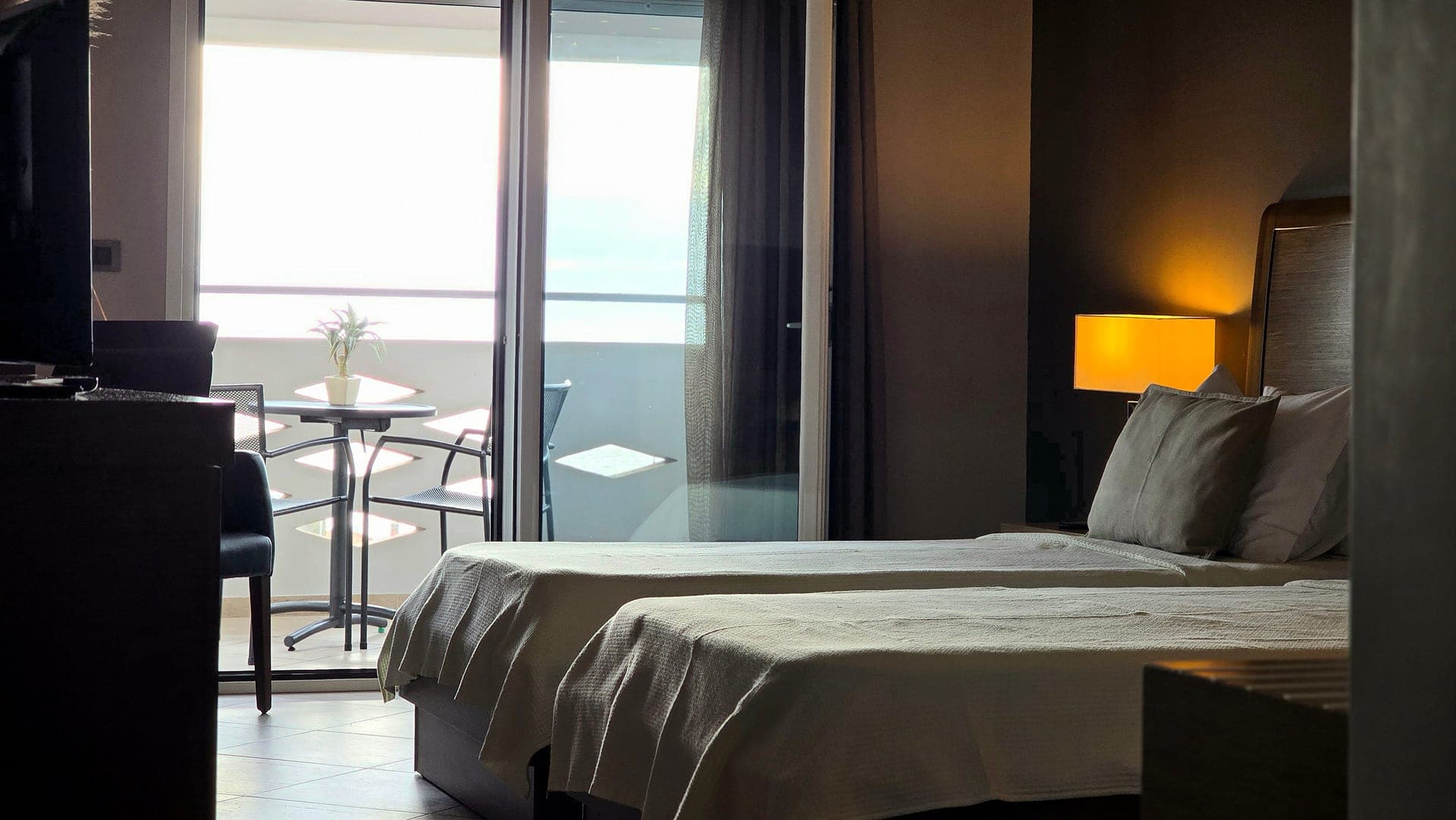 room-types-CARIATISHT-STWIN-0.jpg