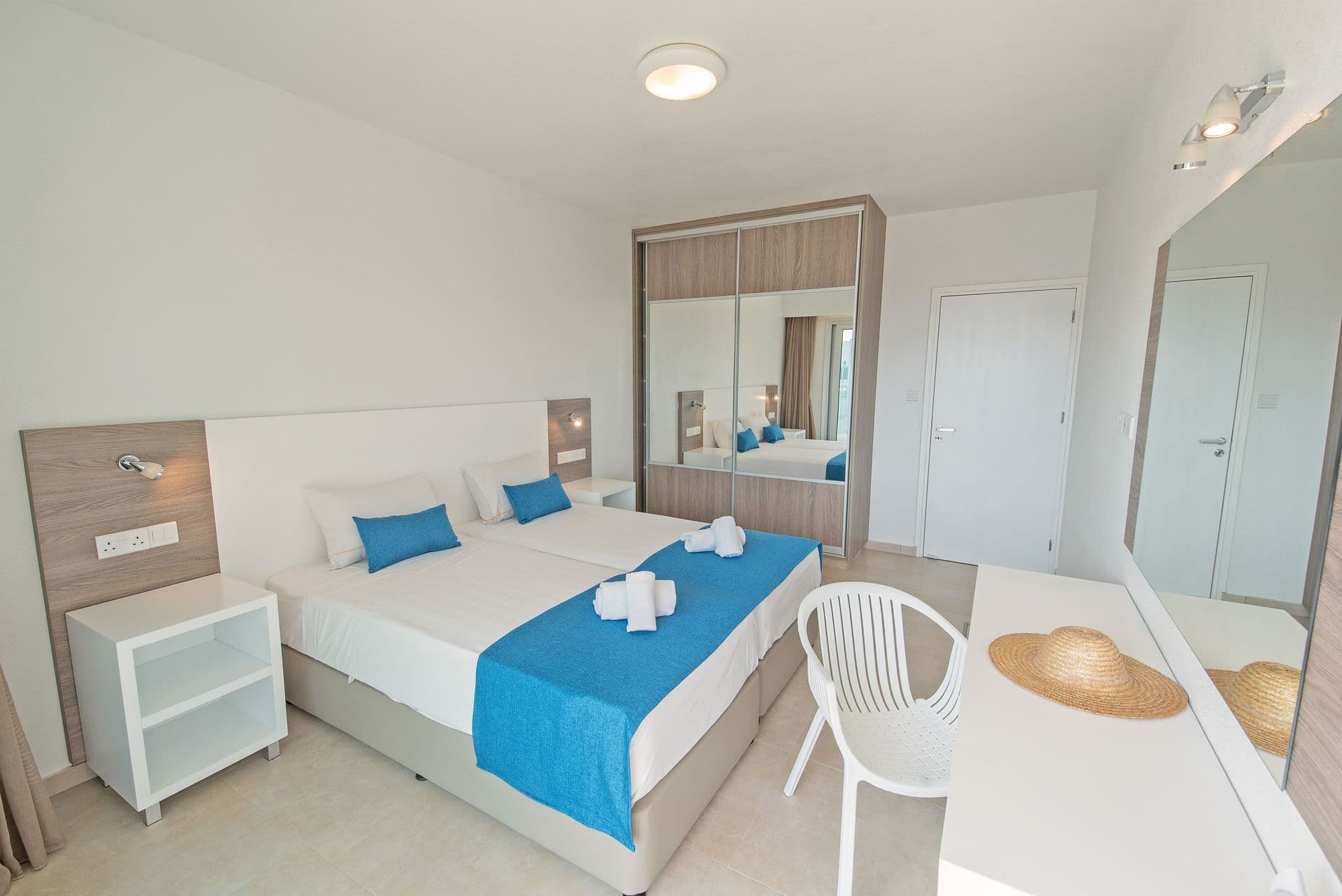 room-types-CASADN-LOB-0.jpg