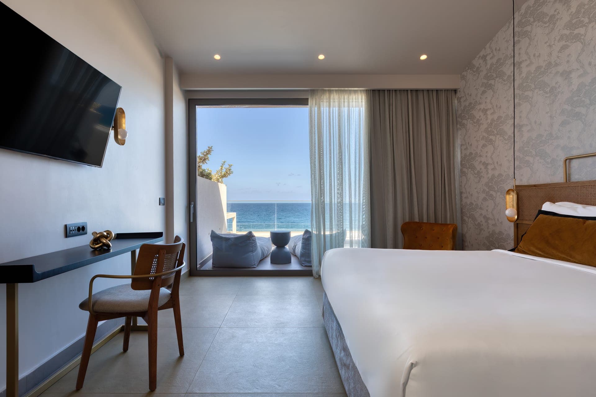 room-types-CASTELLOBS-AMBER-0.jpg