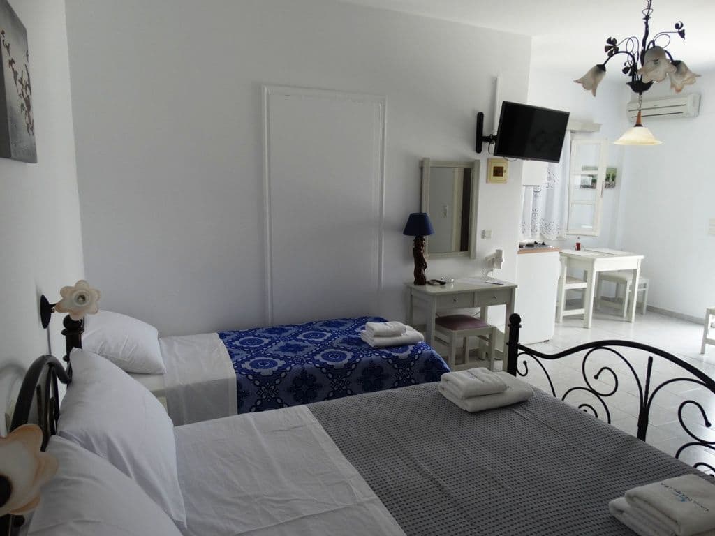 room-types-CASTELOPET-TRIPLE-0.jpg