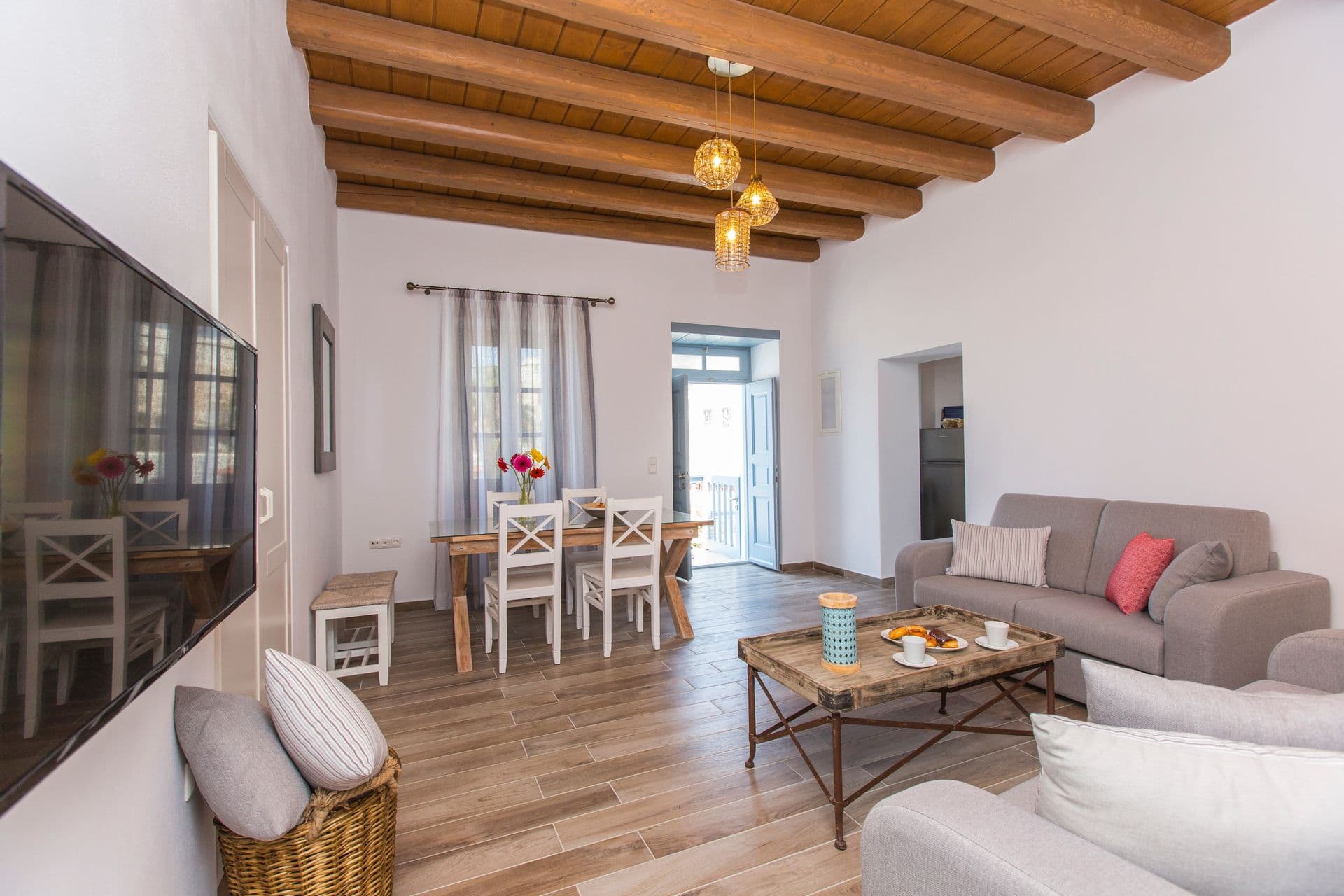 room-types-CASTLEM-BLWH-0.jpg