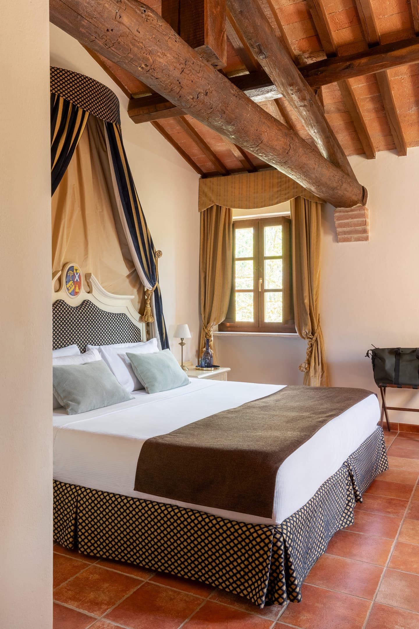 room-types-CASTLEONIN-JSU-0.jpg