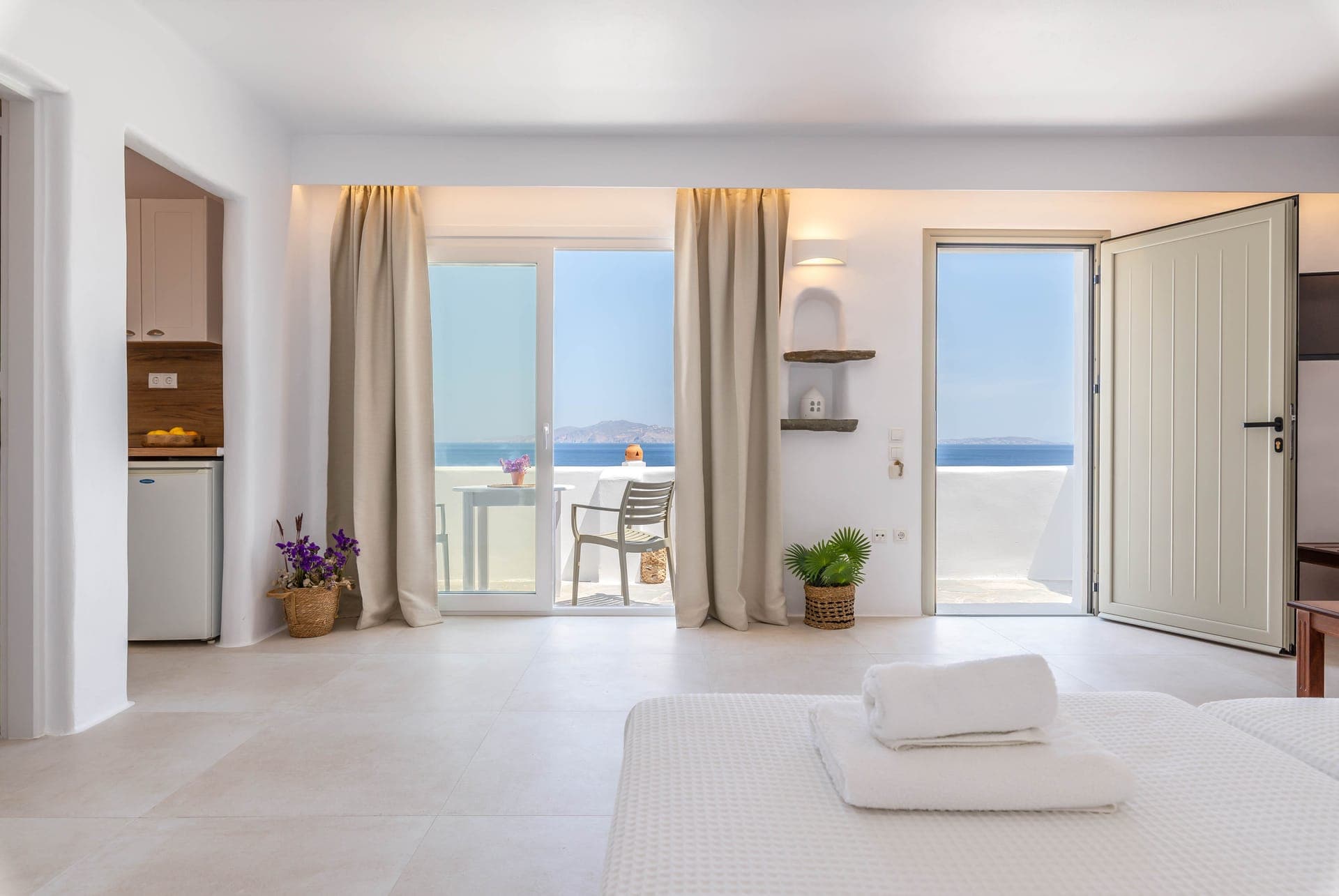 room-types-CAVOSTINOS-STUDIO-0.jpg