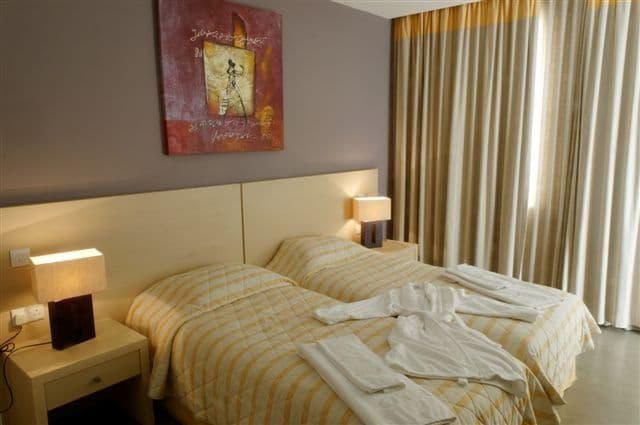 room-types-CCOAST-STRIV-0.jpg