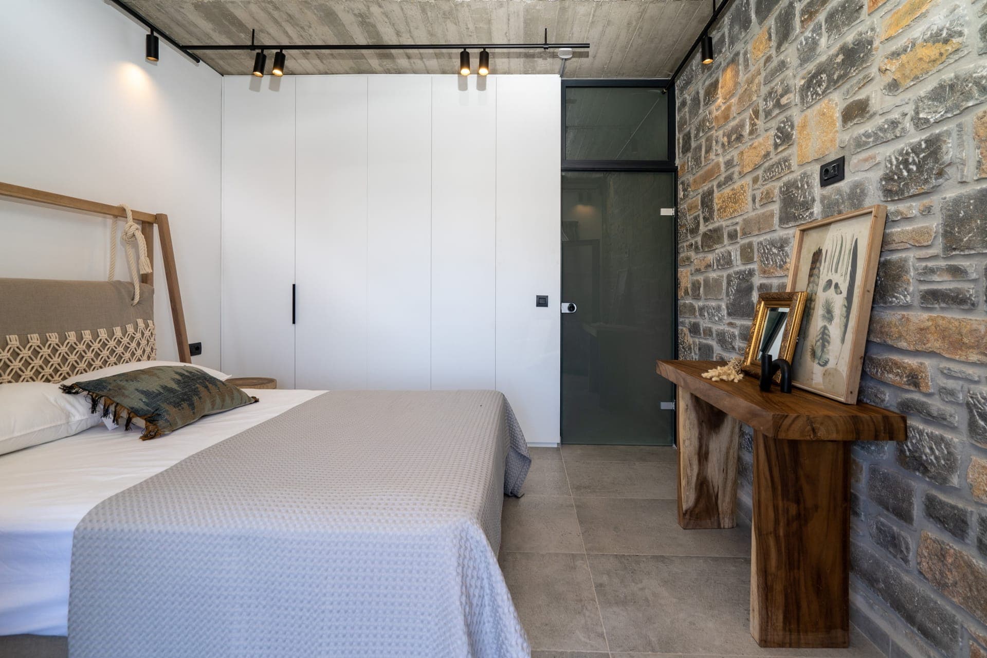 room-types-CELINERES-RII-0.jpg
