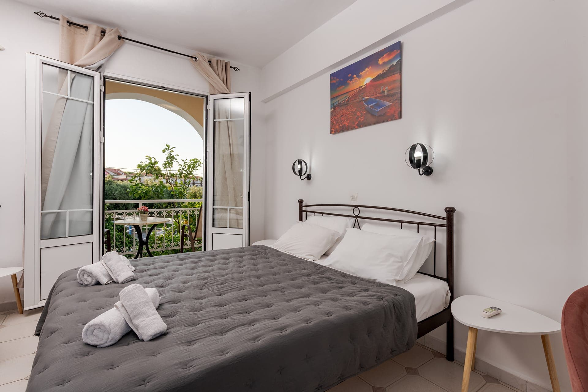room-types-CESTLAVIE-BALCTR-0.jpg