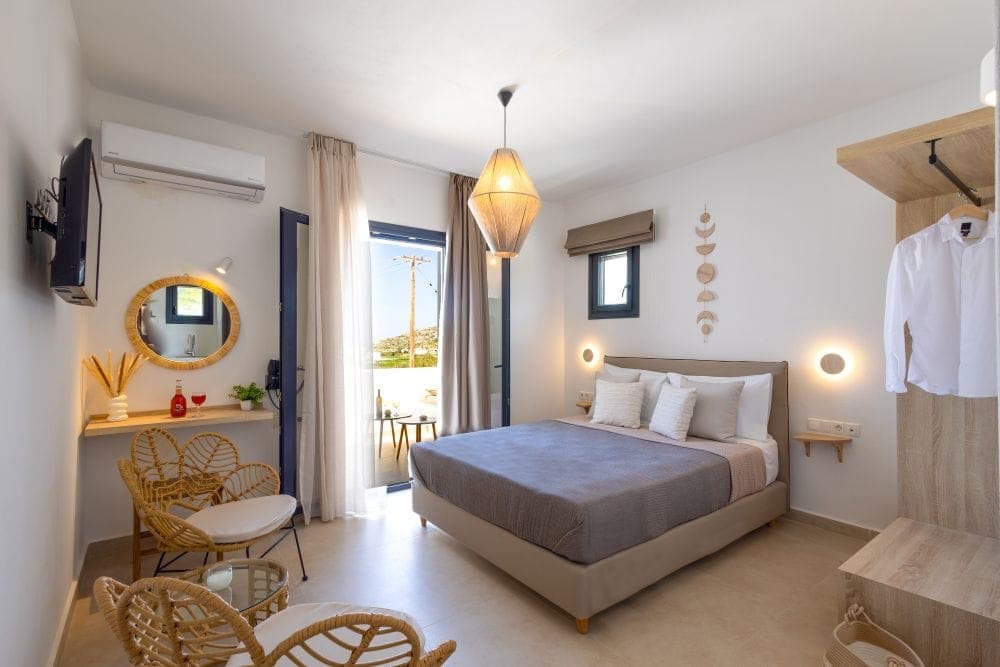 room-types-CEZARIA-DLXSV-0.jpg