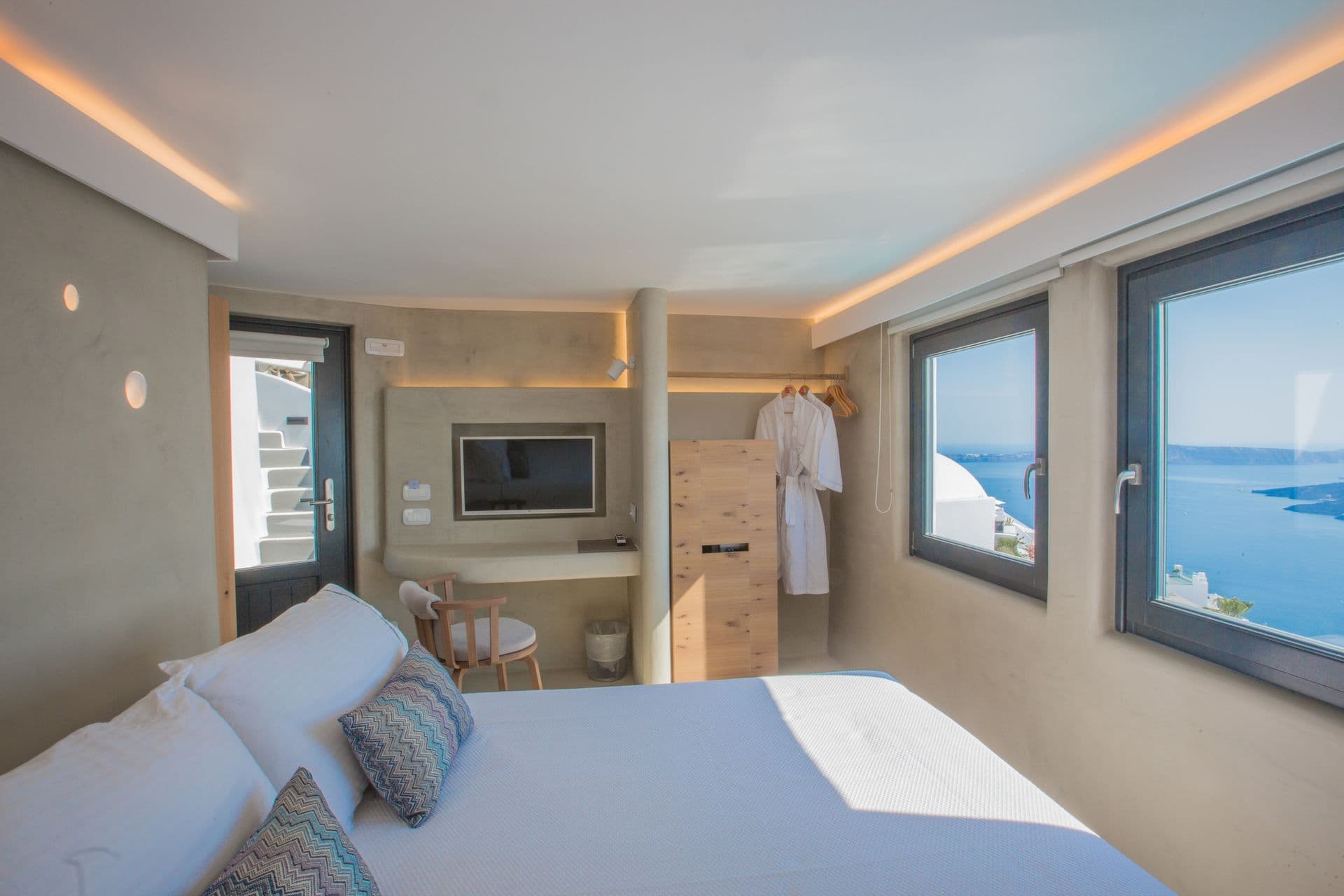 room-types-CHIC-DBLSR-0.jpg