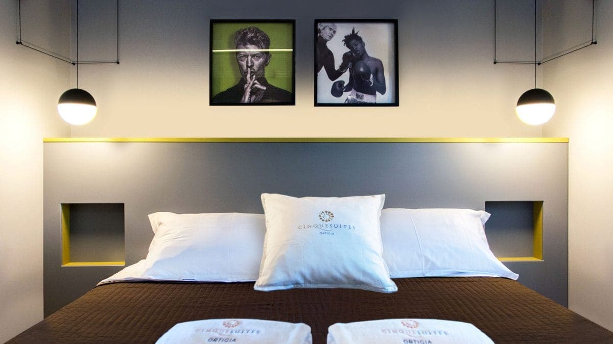 room-types-CINQUESUIT-DLXBAT-0.jpg