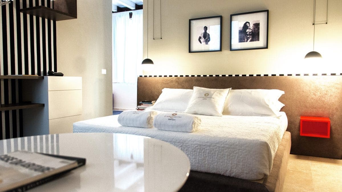 room-types-CINQUESUIT-JUNIOR-0.jpg
