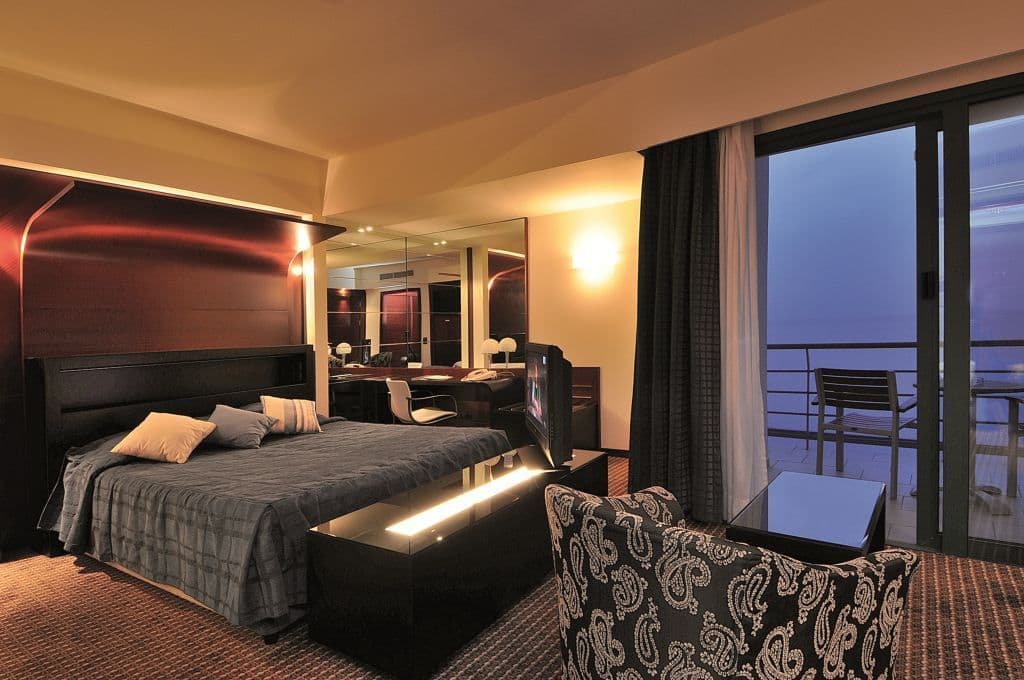 room-types-CLUBHL-FAM2-0.jpg