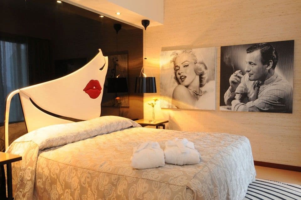 room-types-CLUBHL-GLDSUI-0.jpg