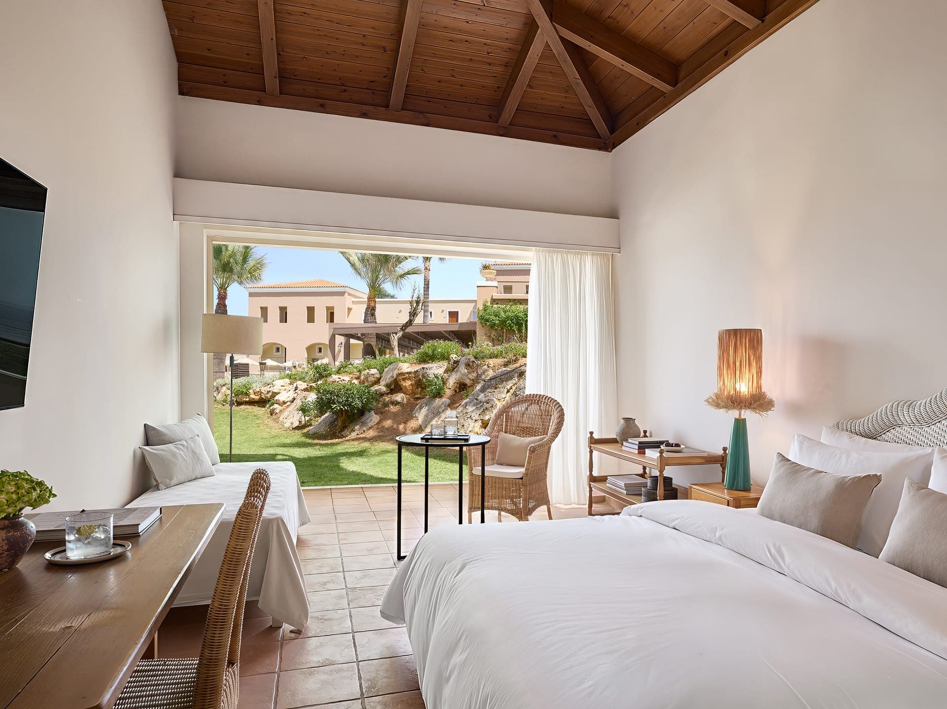 room-types-CLUBMARINE-BG-0.jpg