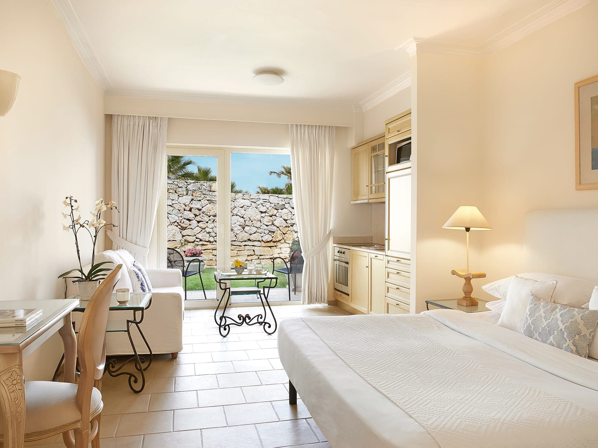 room-types-CLUBMARINE-STD-0.jpg