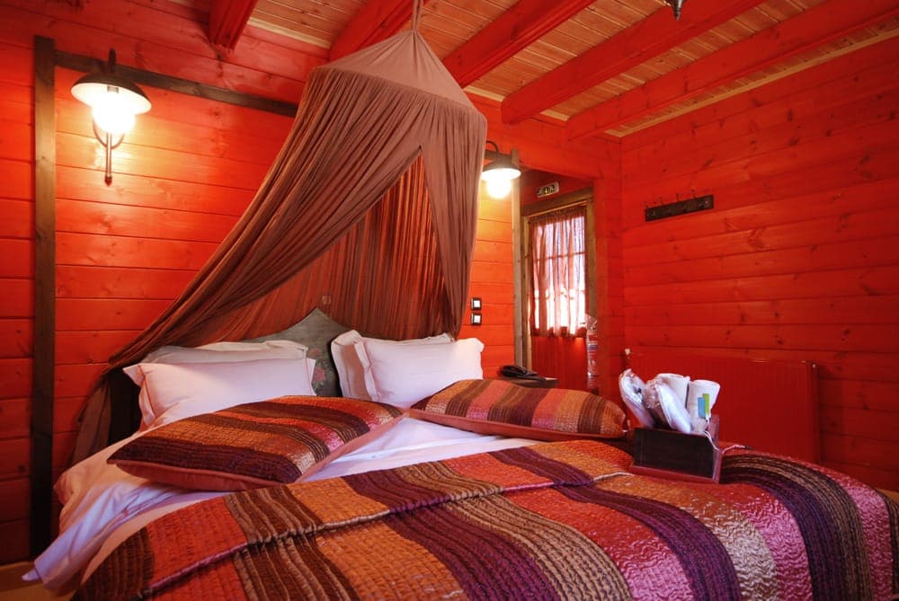 room-types-COLOURSCHA-RED-0.jpg