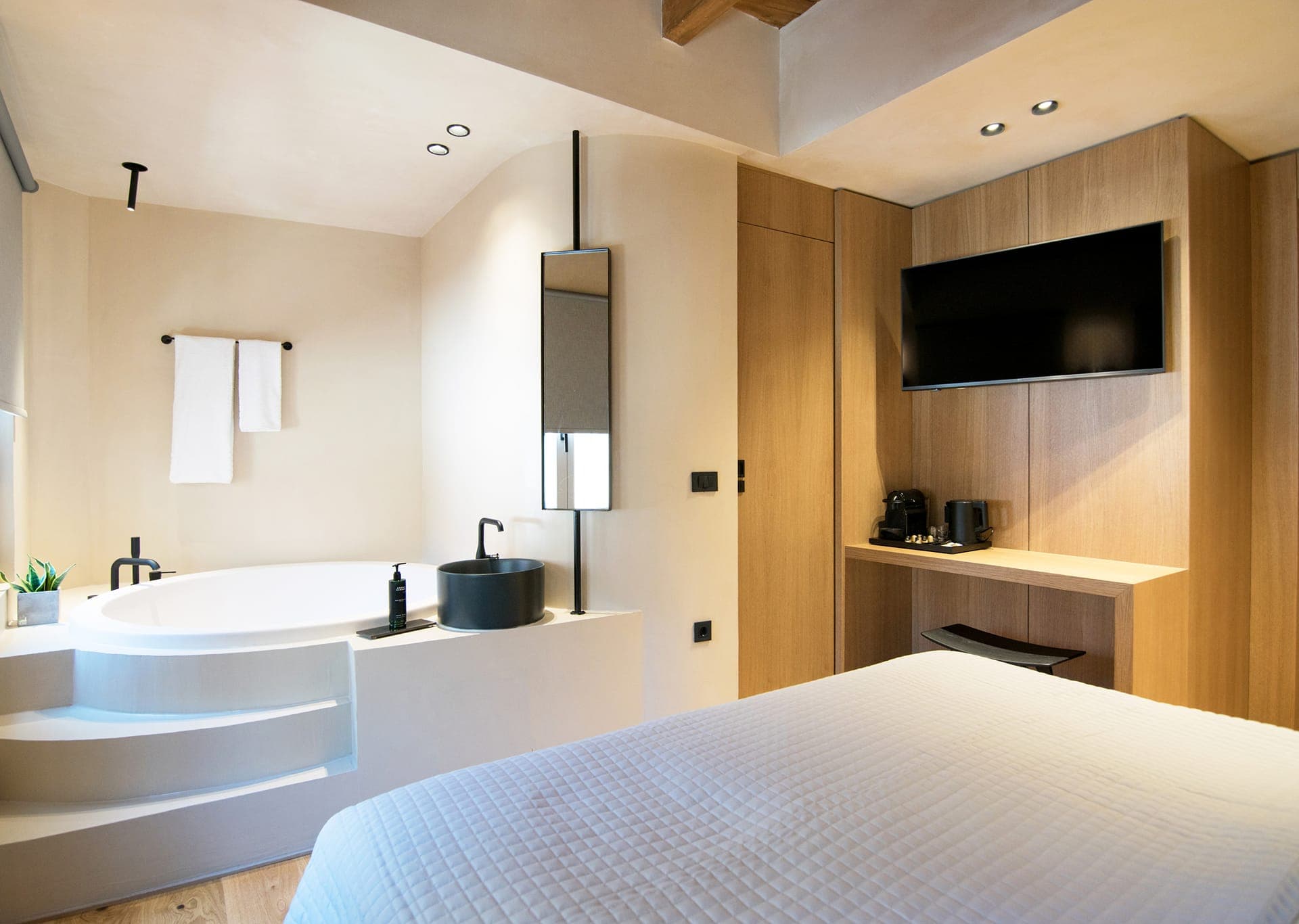 room-types-CONSOLATO-HNYM-0.jpg