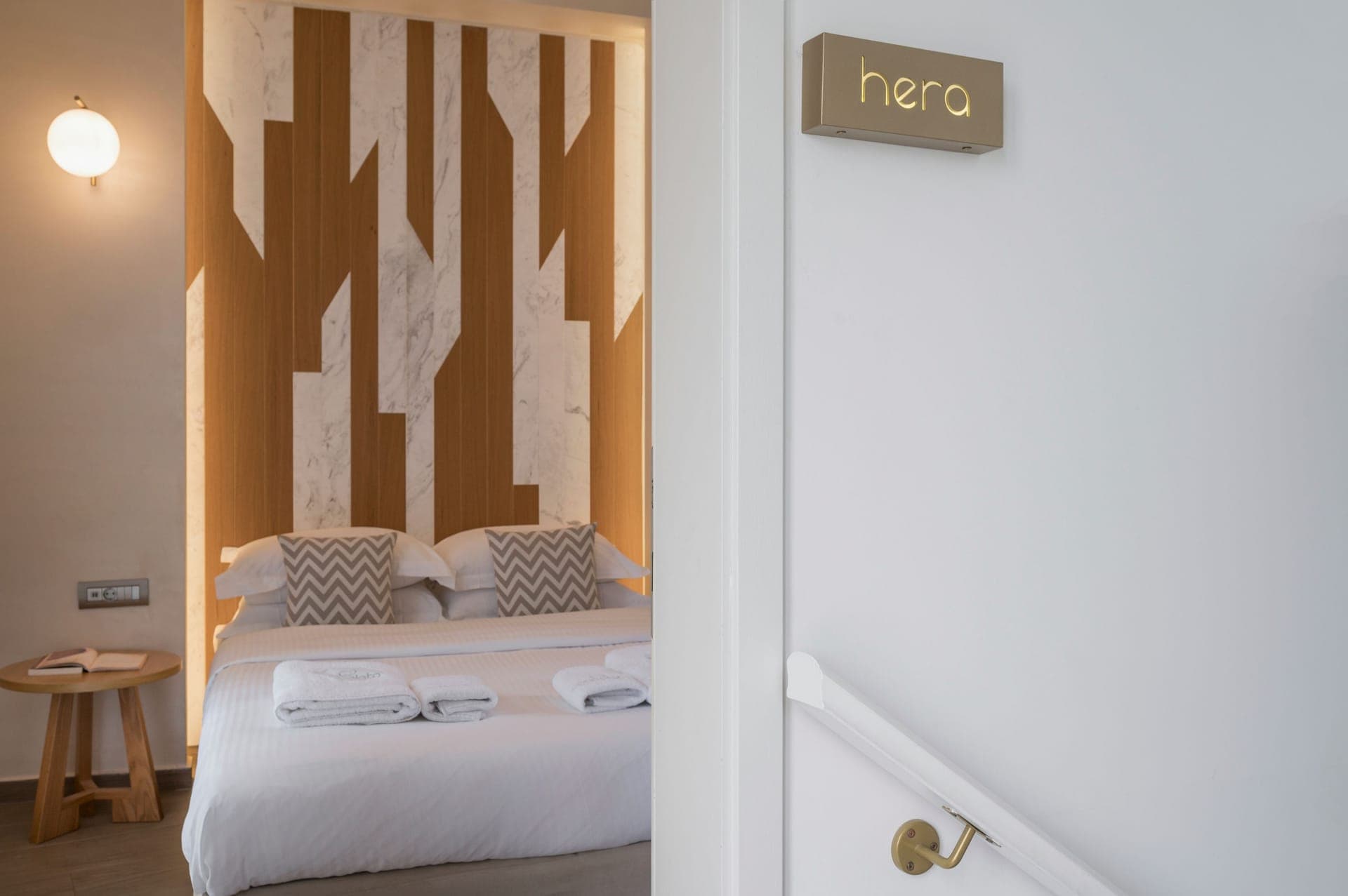 room-types-CONSOLATO-SNGL-0.jpg