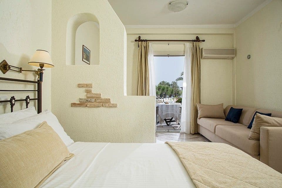 room-types-CONTARATOS-JUS-0.jpg